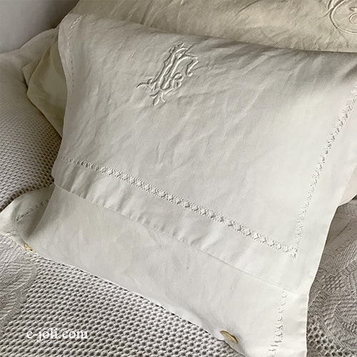 【日本発送】B1578 フランスアンティークリネンランジェリーケース/ナイトドレスケース　手刺繍モノグラム＆ハーフリネン 37x28cm
