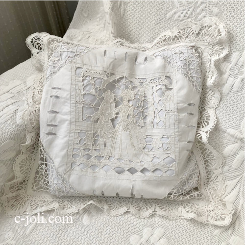 【パリ発送】B1621 フランスアンティークピローケース/クッションケース　カットワーク手刺繍リネン＆ボビンレース 50x48cm