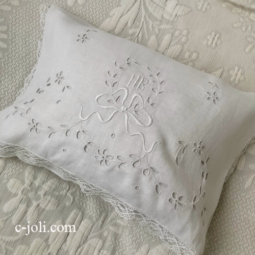 【パリ発送】B1628 フランスアンティークリネンランジェリーケース/ナイトドレスケース　カットワーク手刺繍リネン＆ボビンレース 51x34cm