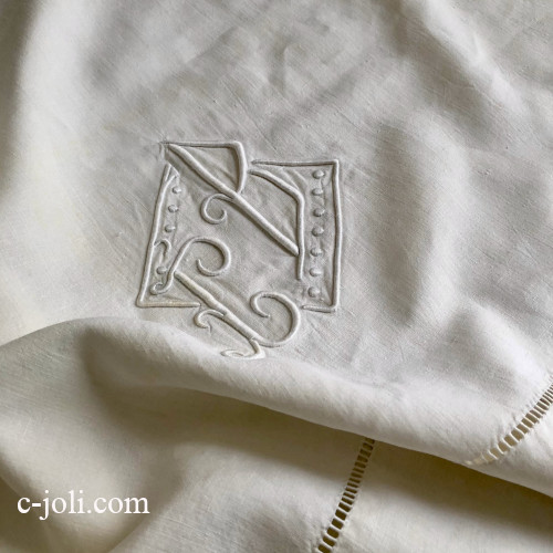 【パリ発送】B1635 フランスアンティークリネンシーツ　手刺繍モノグラム＆リネン  223x284cm