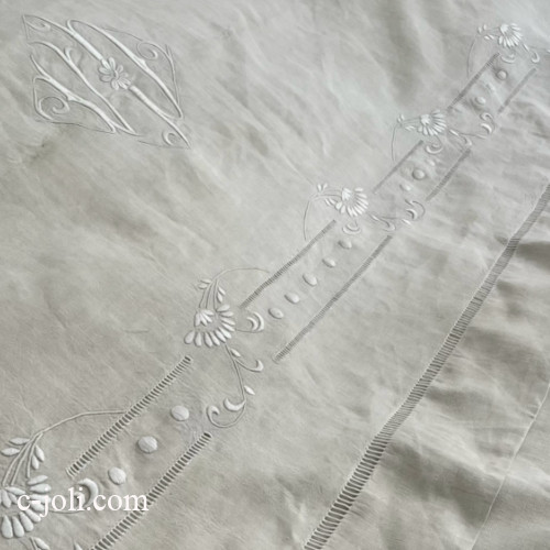 【パリ発送】B1665  フランスアンティークリネンシーツ　手刺繍モノグラム＆生成りリネン207x330cm