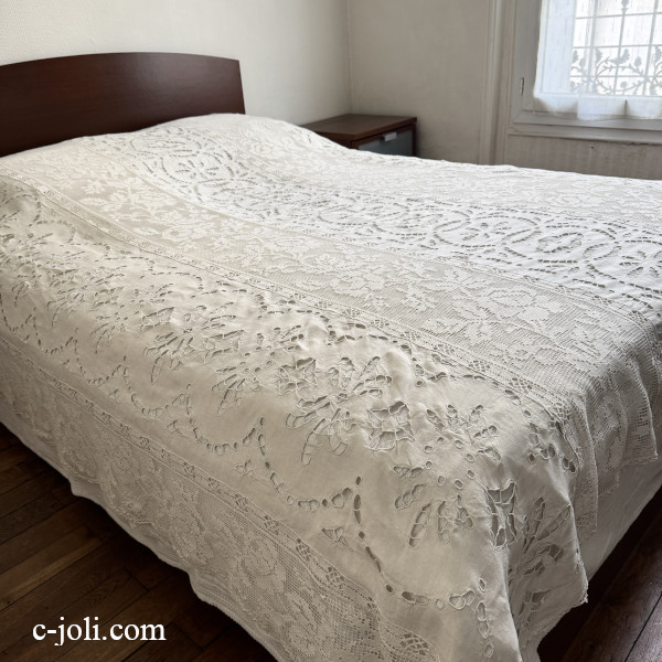 【希少】B1684 フランスアンティークレースベッドスプレッド/ベッドカバー　カットワーク手刺繍リネン＆フィレレース 215x227cm｜パリ発送