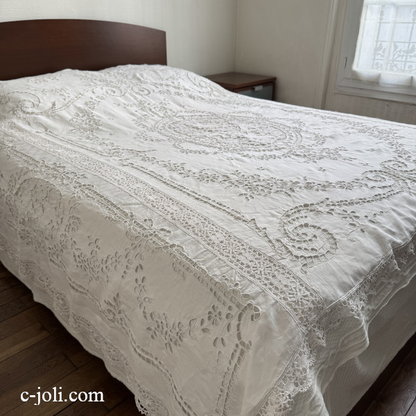 【希少】B1685 フランスアンティークレースベッドスプレッド/ベッドカバー　天使柄カットワーク手刺繍リネン＆ボビンレース 216x206cm｜パリ発送