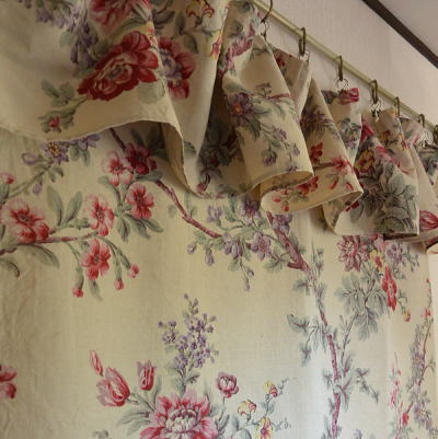 C-856  フランスアンティークリネンカーテン＆バランスカーテン　ローズ柄リネン　ペア　 1m49