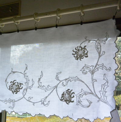 【日本発送】C-885　フランスアンティークリネンカフェカーテン　カットワーク手刺繍リネン 1m07