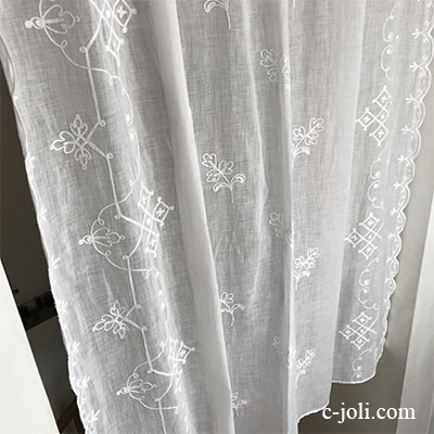 【パリ発送】C1076 フランスアンティークコーネリー刺繍カーテン　綿ローン刺繍カーテン 136x151cm