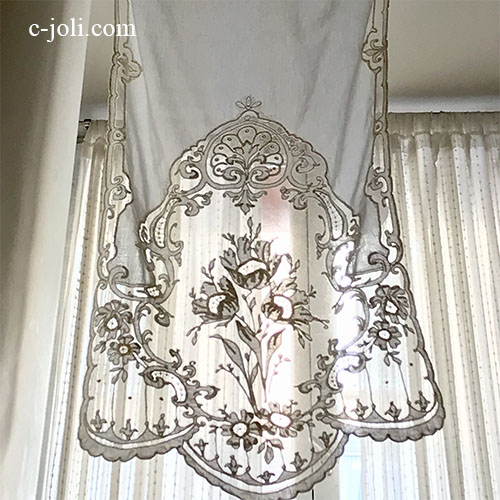 【パリ発送】C1139 フランスアンティーク刺繍＆レースカーテン　19世紀コーネリー刺繍コットン＆チュールレースカーテン 56x151cm