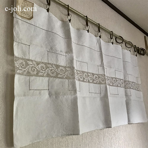 【日本発送】C1150 フランスアンティークリネンカーテン/カフェカーテン　オリジナルタグ付フィレレース＆リネンシーツサンプル 1m17