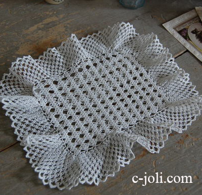 【日本発送】E-189　英国アンティークレース　クロシェレースハンカチケース