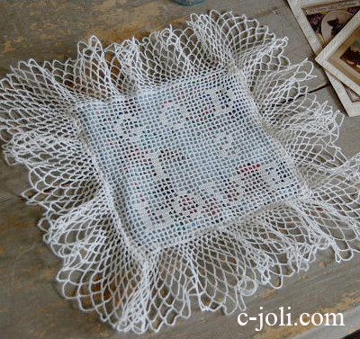 【日本発送】E-192　英国アンティークレース　クロシェレースハンカチケース