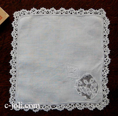 【日本発送】E-230　フランスアンティークレースハンカチ　リネンレース＆リネンハンカチ