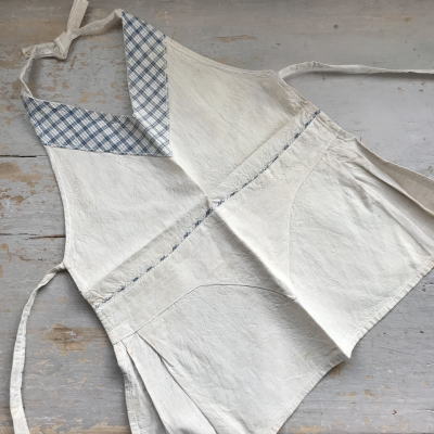 【日本発送】E-283　フランスアンティークリネン　ベビーエプロン