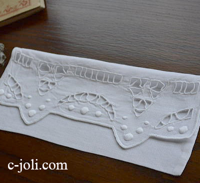 【日本発送】E-315　フランスアンティークリネンテーブルナプキンケース　カットワーク手刺繍リネン