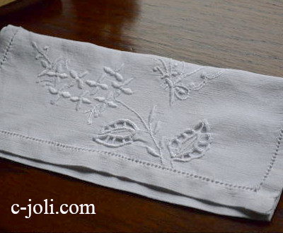 【日本発送】E-368　フランスアンティークリネンテーブルナプキンケース　カットワーク手刺繍リネン