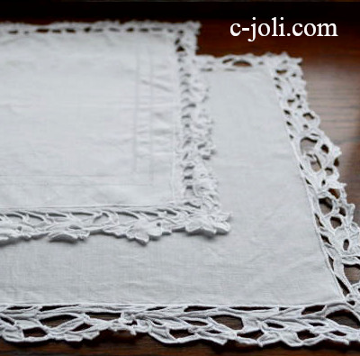 【日本発送】E-479　フランスアンティークハンカチ2枚　カットワーク手刺繍リネン