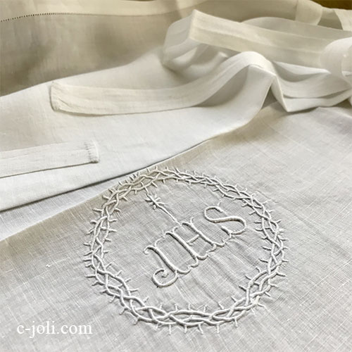 【日本発送】E-542　フランスアンティークリネンクロス　教会チャーチクロス手刺繍リネン 79x59.5cm