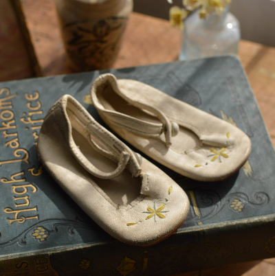 【日本発送】E-601　イギリスアンティークドール/ベビーシューズ　レザーシューズ 9.5cm