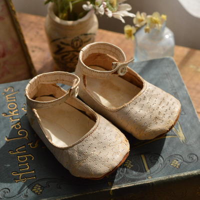 【日本発送】E-602　イギリスアンティークドール/ベビーシューズ　フェイクレザーシューズ 10.5cm