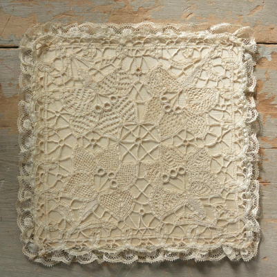 E-676　フランスアンティークチャーチ（教会）カリス・パル　リネンボビンレース