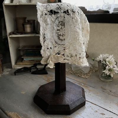 E-906　フランスアンティークドール/ベビーハット/ボネ　リネンボビンレース＆シルクリボン