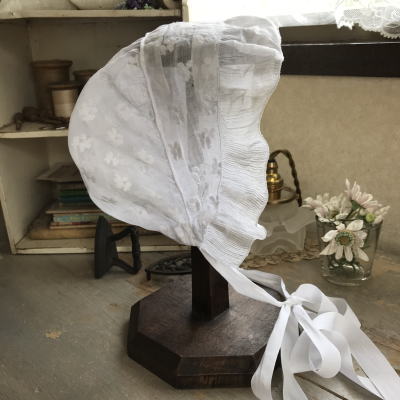 E-950 フランスアンティークドールハット/ベビーハット/ボネ　綿ローン