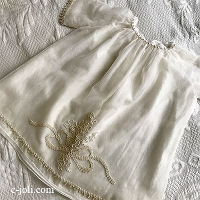 【パリ発送】E-992 フランスアンティークレースベビードレス/ドールドレス　コットンチュールレース＆シルク 49cm