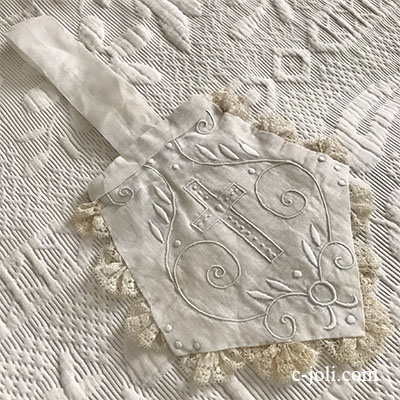 【パリ発送】E1000 フランスアンティーク教会リネンバッグ/ポシェット/コミュニヨンバッグ  初聖体拝領用のオモニエール 十字架