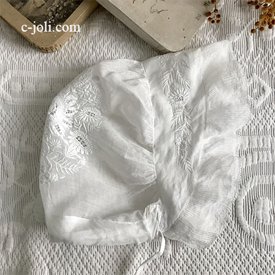 【パリ発送】E1021 フランスアンティークベビーハット/ベビー帽子/ベビーボネ　ホワイトワーク手刺繍＆綿ローン