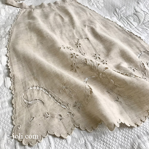 【パリ発送】E1038 フランスアンティークエプロン/タブリエ　カットワーク手刺繍リネン 62cm