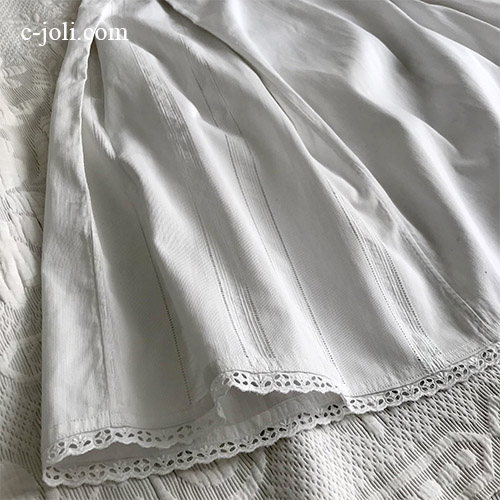 E1041 フランスアンティークエプロン/タブリエ　コットンピケ＆マシーン刺繍 92cm