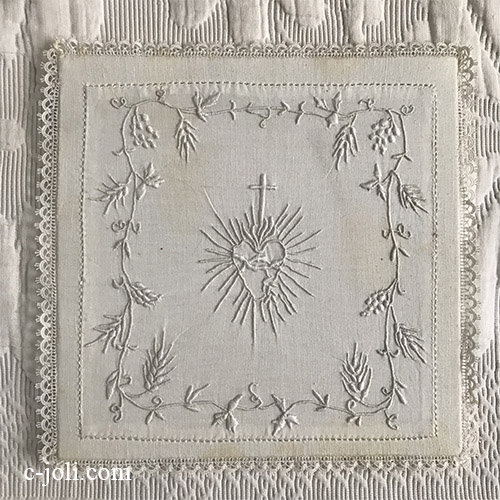 【パリ発送】E1068 フランスアンティークチャーチ（教会）カリス・パル　手刺繍リネン＆ボビンレース