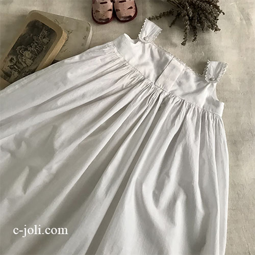 【日本発送】E1079 フランスアンティークベビードレス/サンドレス/ベビー服　手刺繍コットン 92cm