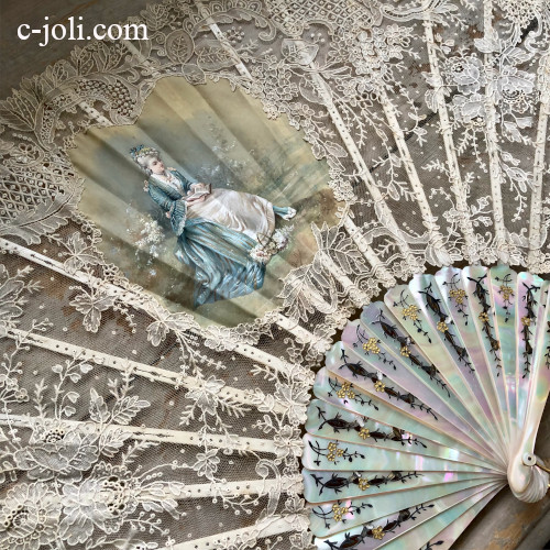 E1140 フランスアンティーク19世紀レース扇子/エヴァンタイユ　白蝶貝（マザーオブパール）扇骨＆手描き/ポワンドガーズレース扇面 35cm