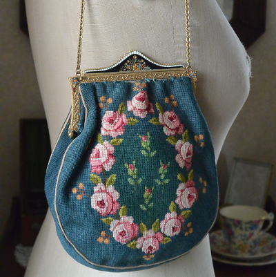 F-015　フランスアンティークバッグ　ローズ柄プチポワン刺繍イブニングバッグ/パーティバッグ　