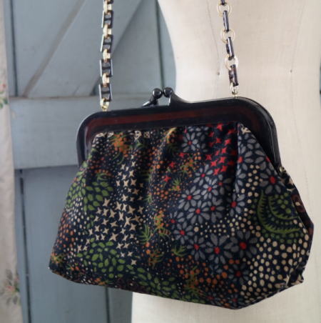 F-063　フランスヴィンテージショルダーバッグ　樹脂＆ベルベット