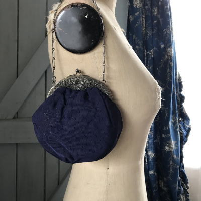 F-073　フランスアンティークバッグ/パーティバッグ　エンボスピューター口金＆ファブリック 15.5x15.5cm