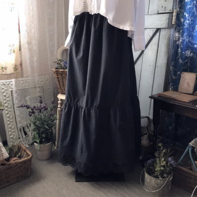 G-287 フランスアンティークスカート/ペチコート　カットワーク手刺繍リネンスカート 94cm　インディゴ染/藍染