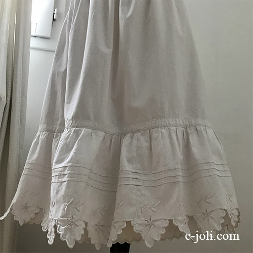 【パリ発送】G-331　フランスアンティークコットンスカート/ペチコート　手刺繍コットン 69cm
