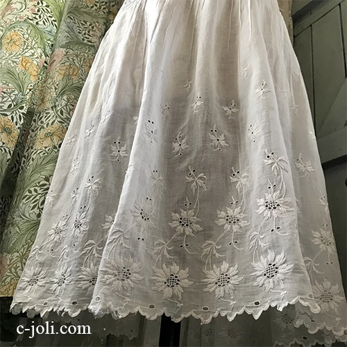 G-334 フランスアンティークコットンスカート/ペチコート　手刺繍コットン 71cm