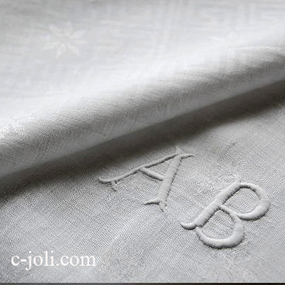 【日本発送】K-241　フランスアンティークリネンクロス　ダマスク織テーブルナプキン/キッチンタオル　手刺繍モノグラムAB