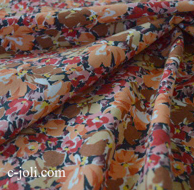 【日本発送】K-367　イギリスアンティーク/ヴィンテージ生地　アンティーリバティLibertyファブリック　コットン 66x58cm