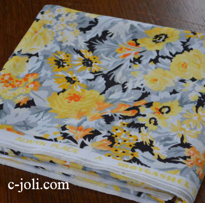 【日本発送】K-514　イギリスヴィンテージ/アンティークファブリック120x130cm　　花柄コットン生地