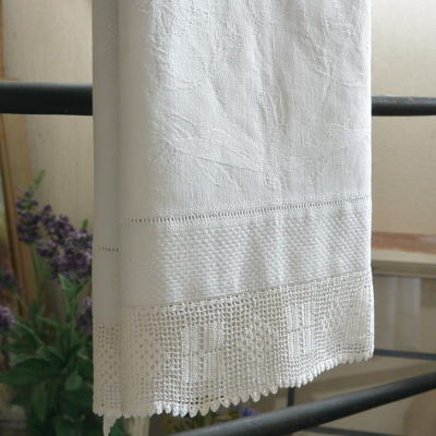 【日本発送】K-707　イギリスアンティークコットンゲストタオル/ハンドタオル　ダマスク織コットン＆クロシェレース 104cm
