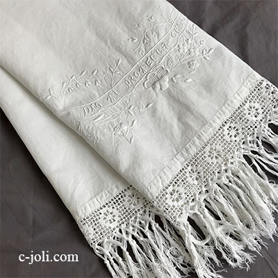 【パリ発送】K-770 イタリアアンティーク手刺繍コットンゲストタオル　フリンジ付コットンクロス 78x121cm