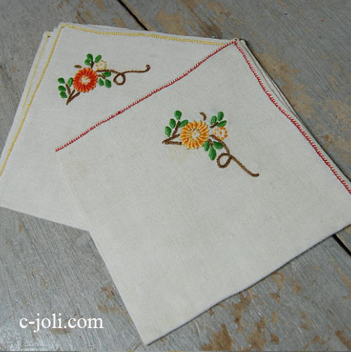 【日本発送】L-116　フレンチ手刺繍　リネンハンカチ2枚