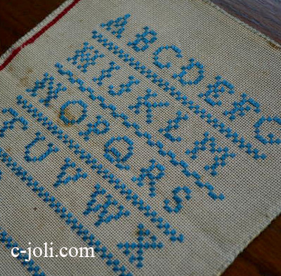 【日本発送】L-123　イギリスアンティークリネン＆手刺繍　スクールサンプラー