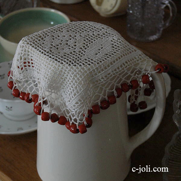 【日本発送】L-390　イギリスアンティーク　ガラスビーズジャグカバー