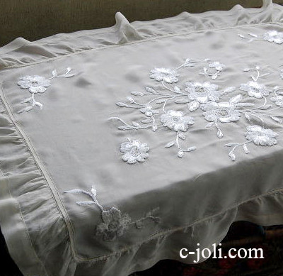 【日本発送】L-545　フレンチアンティークシルク　ガラスビーズ＆手刺繍べビブランケットカバー