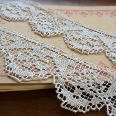 【日本発送】L1785　フランスアンティークレース/テープレース2m40　ハンドワークリネンフィレレース　生成り