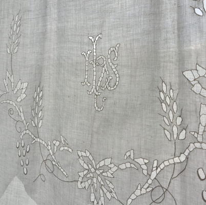 【日本発送】L2011　フランスアンティークリネン刺繍クロス　カットワーク手刺繍リネンクロス 43x50cm